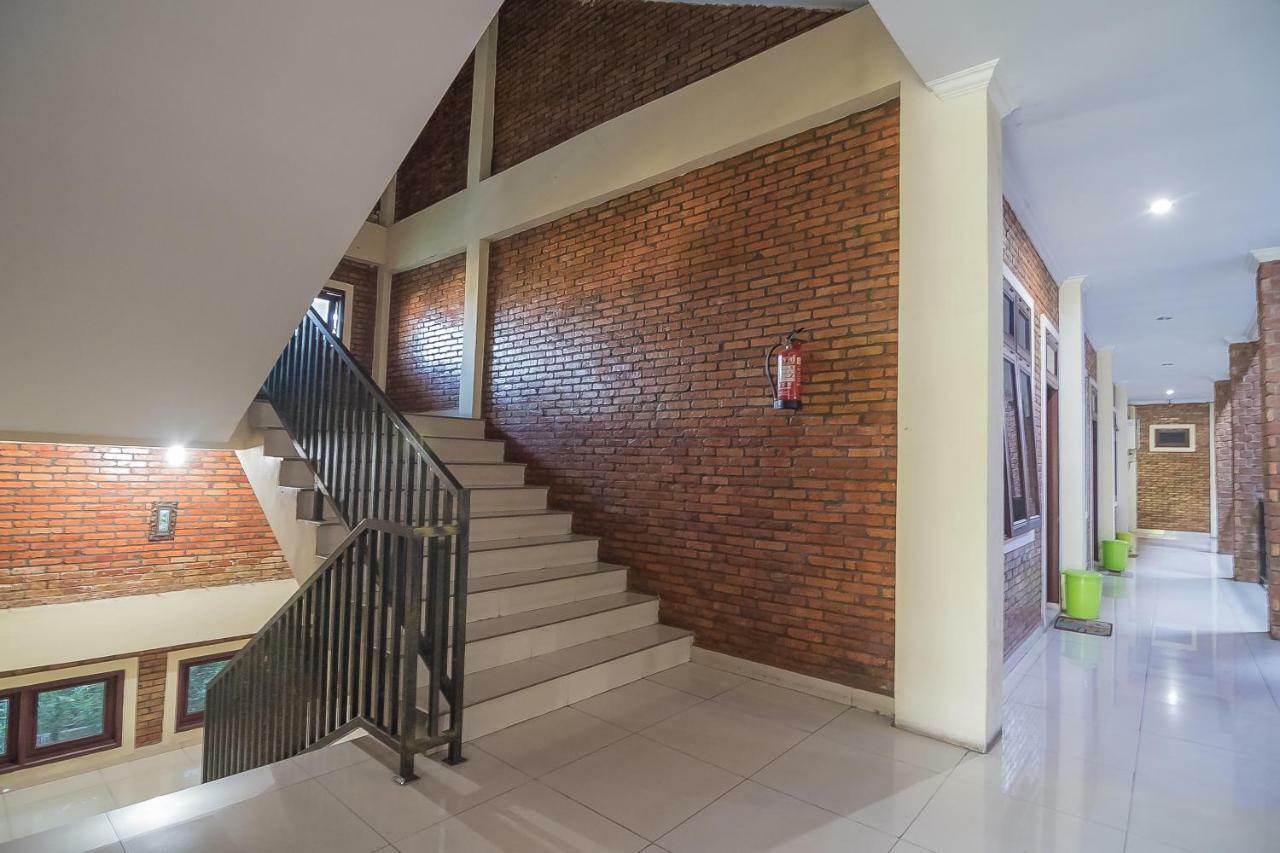 Reddoorz Plus Near Cambridge City Square 2 Medan Buitenkant foto