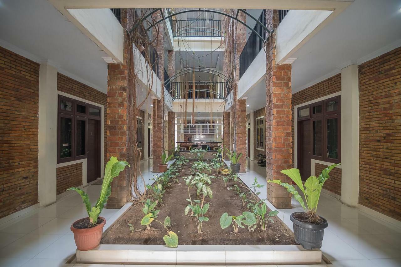 Reddoorz Plus Near Cambridge City Square 2 Medan Buitenkant foto